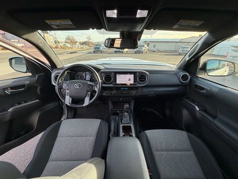 Used 2023 Toyota Tacoma 4x4 Double Cab image 12