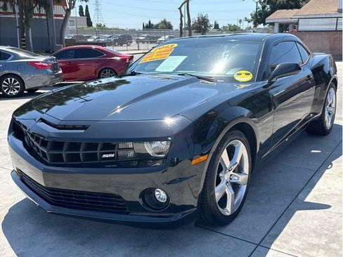 Used 2013 Chevrolet Camaro SS RWD image 3