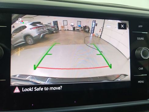 Certified 2024 Volkswagen Taos SE w/ Panoramic Sunroof Package image 22