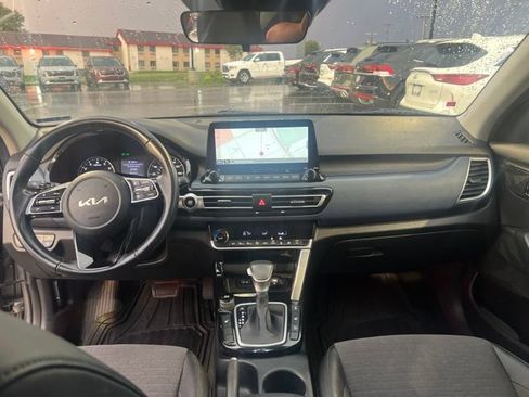 Certified 2023 Kia Seltos S w/ Navigation Package AWD/4WD image 18