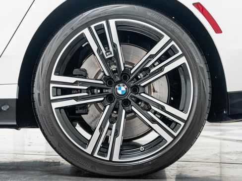Used 2024 BMW 760i xDrive w/ Executive Package AWD/4WD image 11