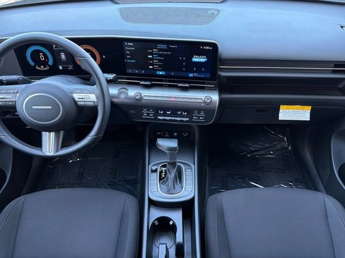 Used 2025 Hyundai Kona SEL FWD image 16