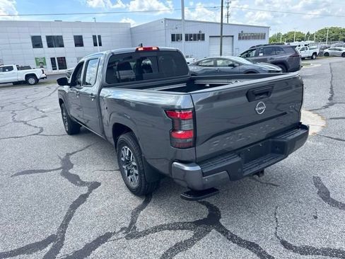 Used 2023 Nissan Frontier SV w/ Technology Package AWD/4WD image 9
