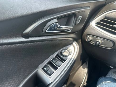 Used 2023 Chevrolet Malibu LT FWD image 28