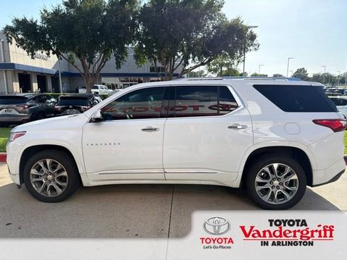 Used 2019 Chevrolet Traverse Premier w/ Driver Confidence II Package FWD image 1