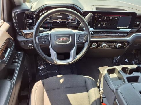 Used 2024 GMC Sierra 1500 SLE RWD image 4