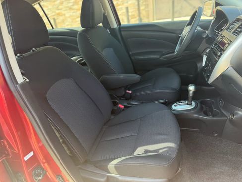 Used 2018 Nissan Versa SV image 31