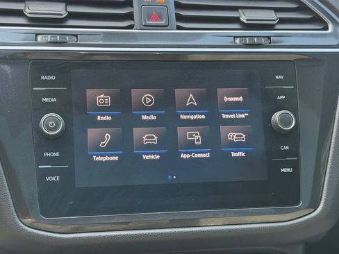 Used 2019 Volkswagen Tiguan SEL Premium R-Line w/ 3rd Row Seat Package AWD/4WD image 22