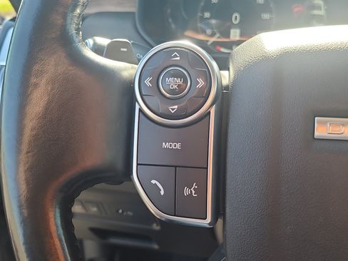 Used 2018 Land Rover Discovery HSE AWD/4WD image 34