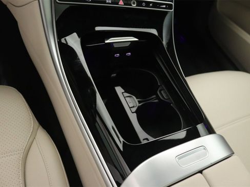 New 2025 Mercedes-Benz C 300 4MATIC Sedan image 7