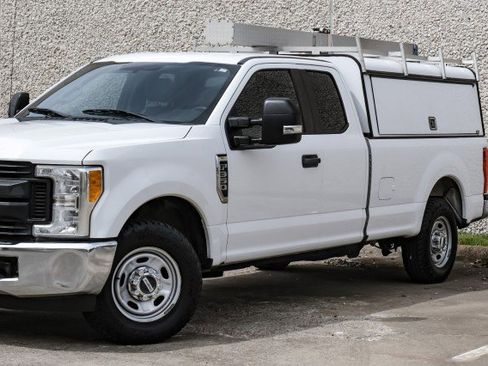 Used 2017 Ford F350 XL image 6