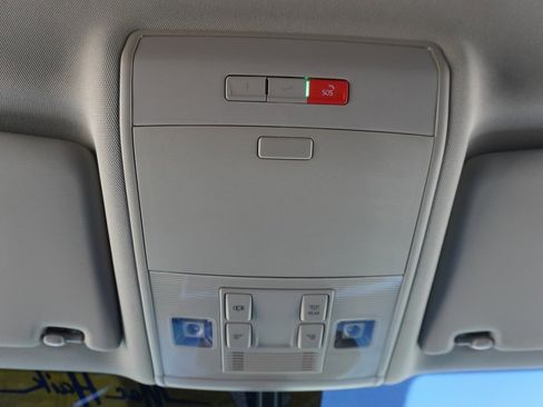 Used 2023 Volkswagen Atlas SE image 16