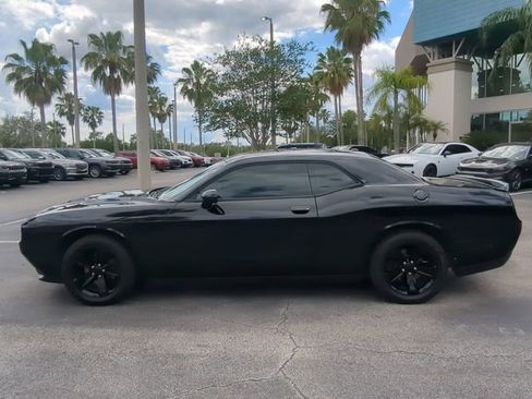 Used 2019 Dodge Challenger SXT RWD image 8