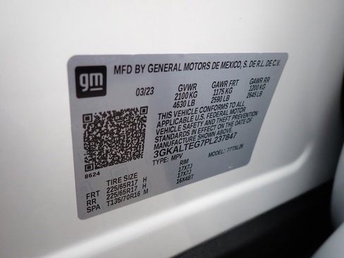 Used 2023 GMC Terrain SLE w/ Driver Convenience Package image 18