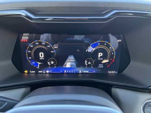 Used 2025 Chevrolet Colorado ZR2 w/ Technology Package image 23