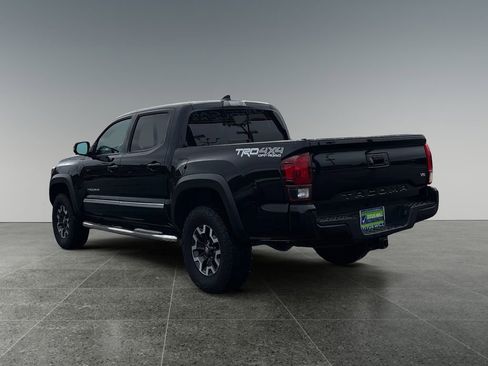 Used 2019 Toyota Tacoma TRD Off-Road w/ TRD Premium Off Road Package image 5