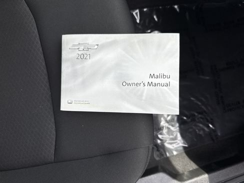 Used 2021 Chevrolet Malibu LT FWD image 19