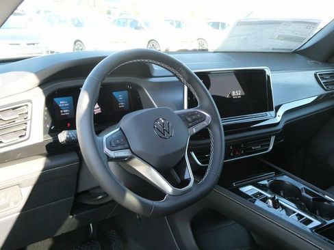 Used 2026 Volkswagen Atlas Cross Sport SE AWD/4WD image 35