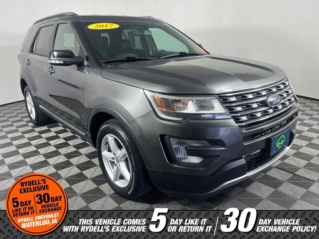 Used 2017 Ford Explorer XLT w/ Equipment Group 202A AWD/4WD image 2
