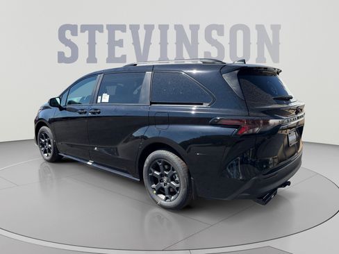 New 2026 Toyota Sienna XLE Woodland Edition AWD/4WD image 3