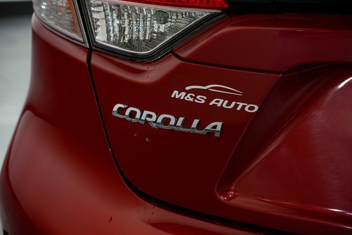 Used 2021 Toyota Corolla LE FWD image 11