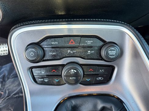 Used 2022 Dodge Challenger R/T w/ Driver Convenience Group image 20