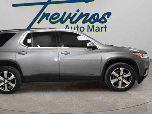 Used 2019 Chevrolet Traverse LT w/ LT Premium Package image 5