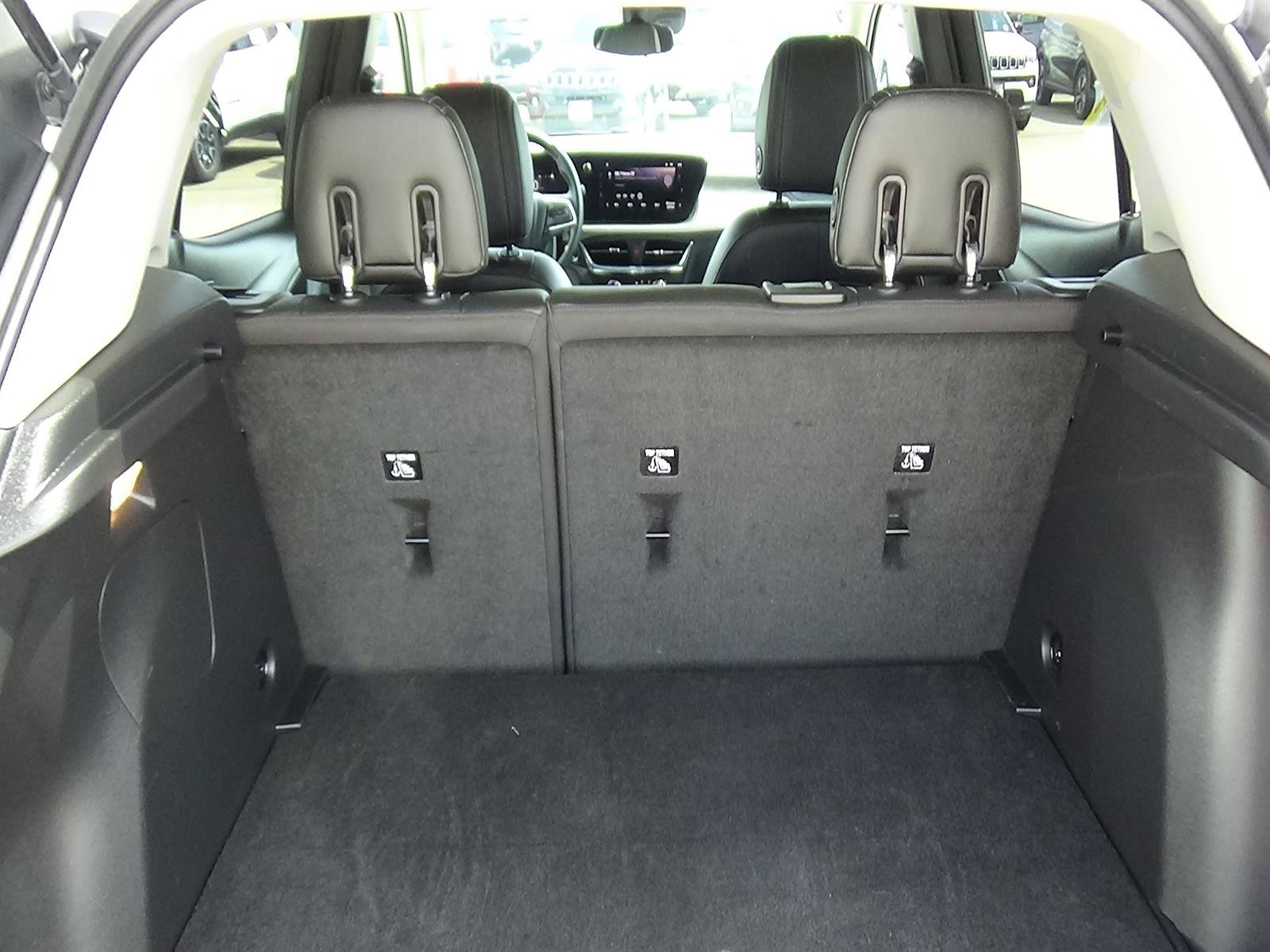 Used 2025 Buick Encore GX Preferred FWD image 12