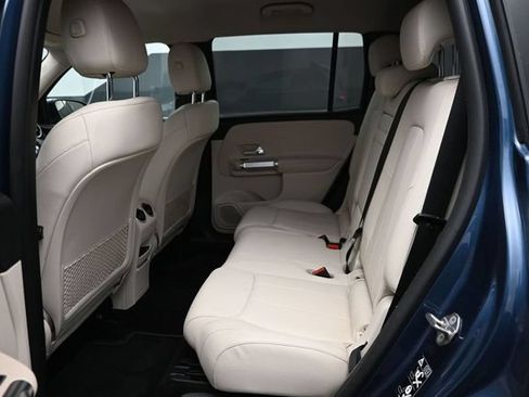 Used 2022 Mercedes-Benz GLB 250 image 9