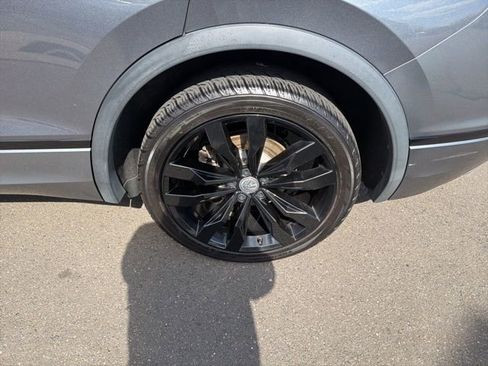 Used 2021 Volkswagen Tiguan SE R-Line image 27