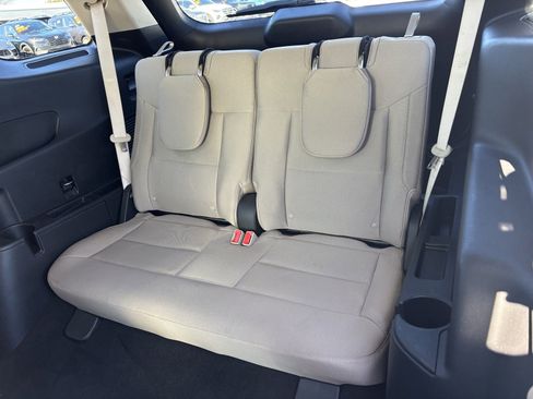 Used 2020 Ford Explorer XLT image 21