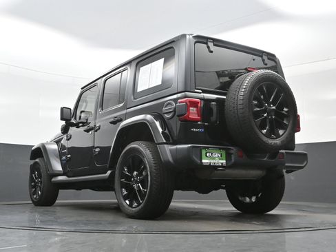 Used 2021 Jeep Wrangler Unlimited Sahara w/ Cold Weather Group AWD/4WD image 29
