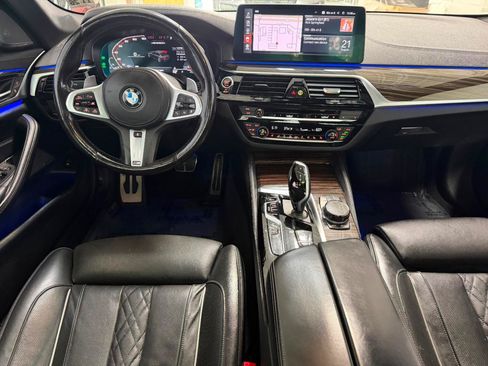 Used 2022 BMW M550i xDrive w/ Executive Package AWD/4WD image 31