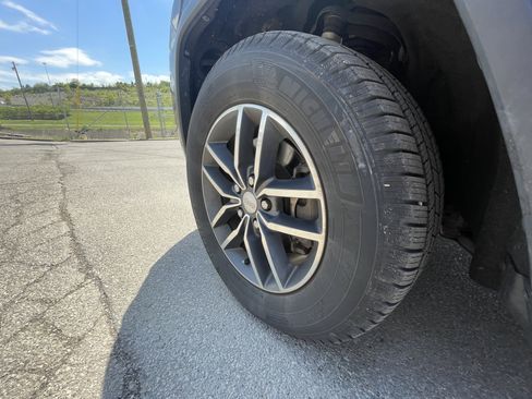 Used 2018 Jeep Grand Cherokee Limited image 7