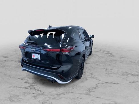 Certified 2025 Toyota Highlander XSE AWD/4WD image 9