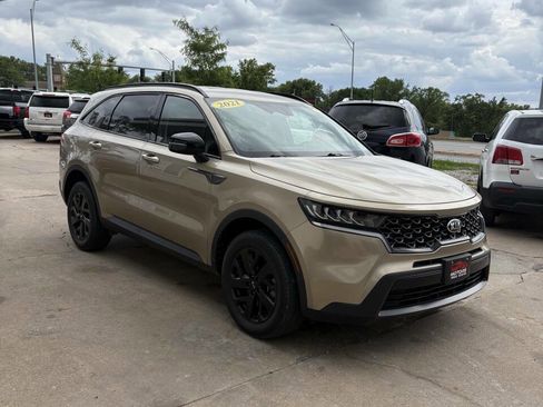 Used 2021 Kia Sorento S image 1