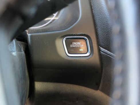 Used 2019 GMC Acadia SLE image 16