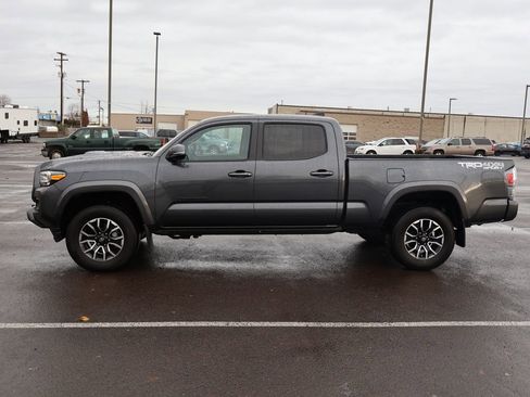 Used 2023 Toyota Tacoma TRD Sport w/ Black Out Package (TMS) image 4