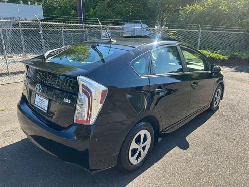 Used 2013 Toyota Prius Four w/ Deluxe Solar Roof Pkg FWD image 5