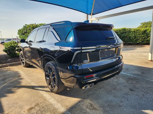 Used 2026 Chevrolet Traverse RS w/ LPO, Floor Liner Package FWD image 3