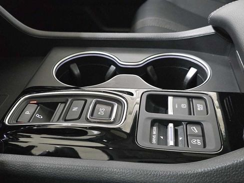 Used 2025 Honda Pilot Touring image 39