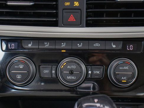 Used 2023 Volkswagen Jetta SE image 20