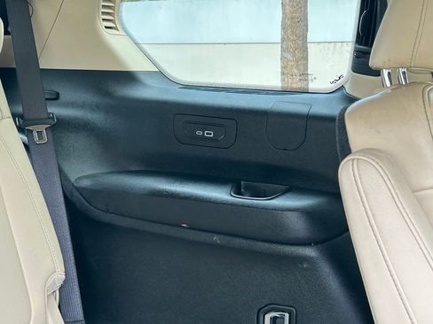 Used 2022 Jeep Grand Cherokee L Limited RWD image 40