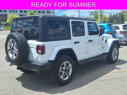 Used 2022 Jeep Wrangler Unlimited Sahara AWD/4WD image 5