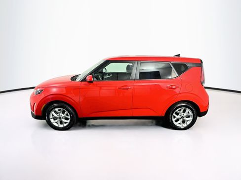 Used 2024 Kia Soul LX w/ Option Group 015 FWD image 4
