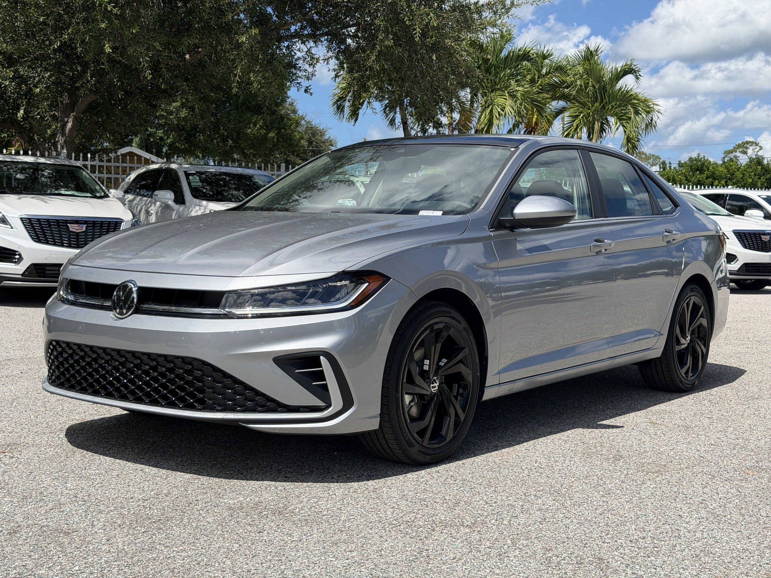 New 2027 Volkswagen Jetta SE FWD image 3