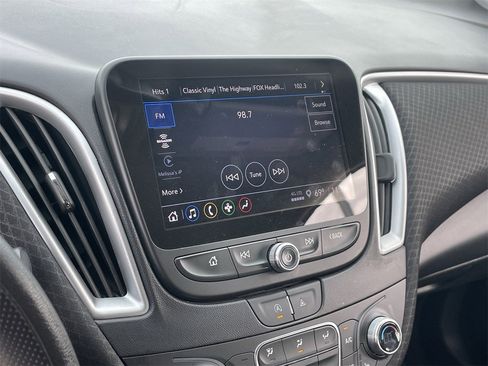 Used 2023 Chevrolet Malibu LT image 25