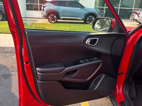 Used 2020 Kia Soul S FWD image 7