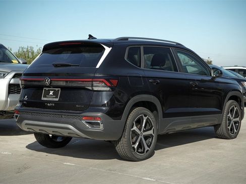 New 2026 Volkswagen Taos SEL image 5