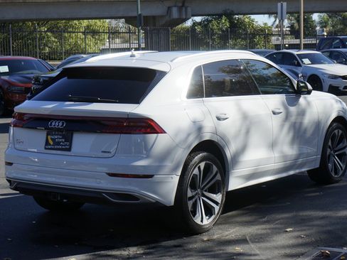 Used 2019 Audi Q8 Prestige w/ Luxury Package image 7